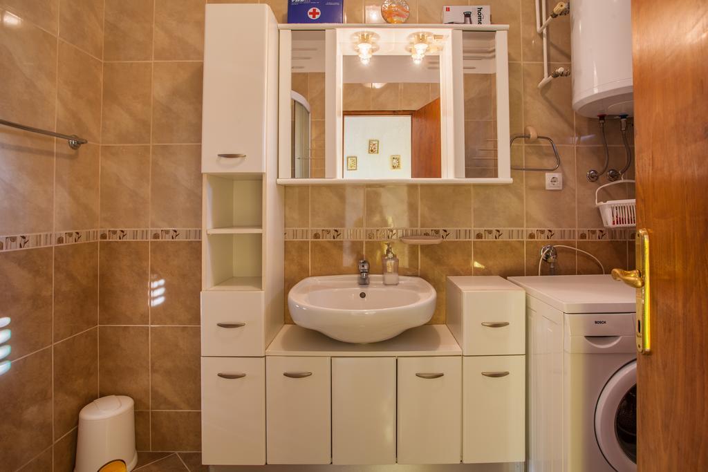 Apartments Tatjana Cres Bagian luar foto