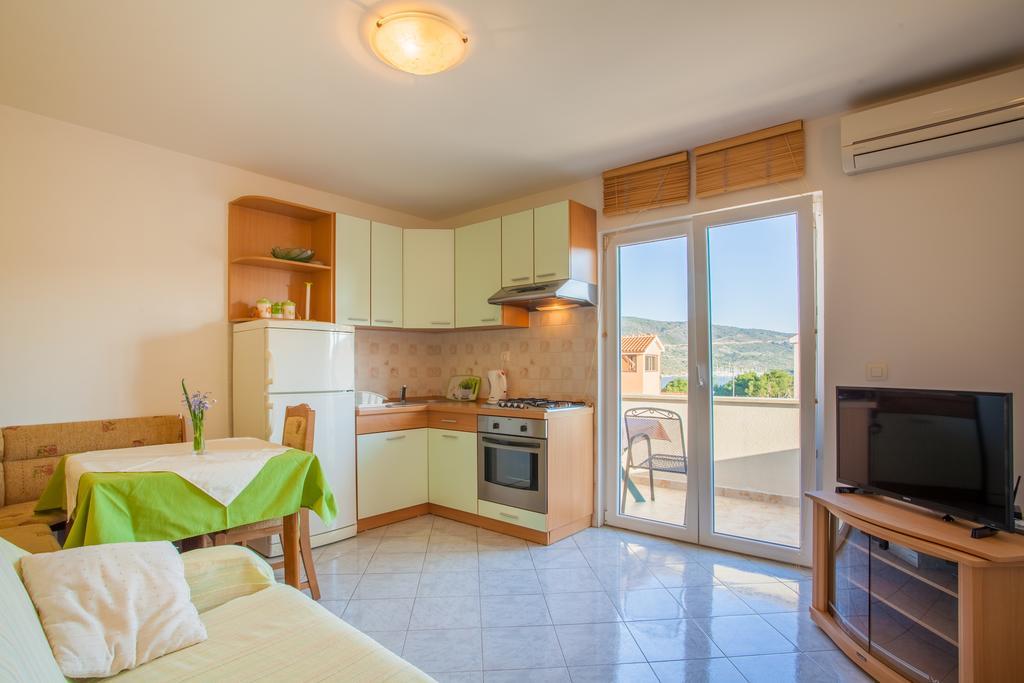 Apartments Tatjana Cres Bagian luar foto