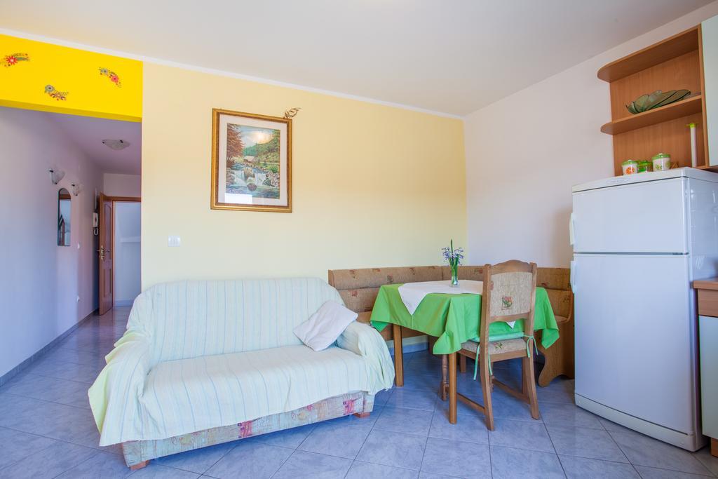 Apartments Tatjana Cres Bagian luar foto