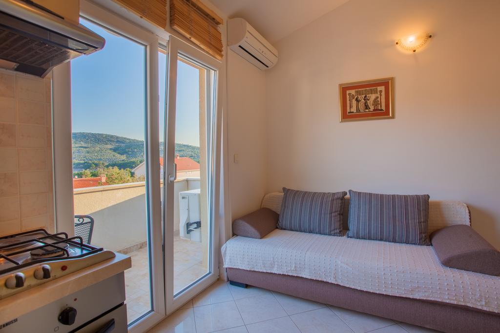 Apartments Tatjana Cres Bagian luar foto